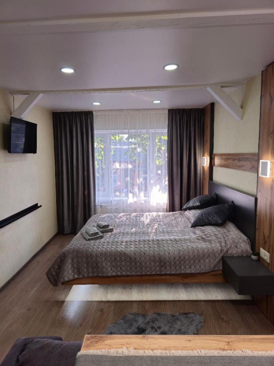 Апартаменти на Лесі Українки Центр 5хв Старе місто Парк Apartment in Ukraine