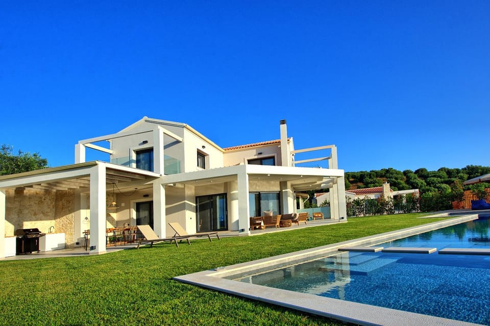 Property building, Garden, Garden view, Pool view, Swimming pool, sunbed