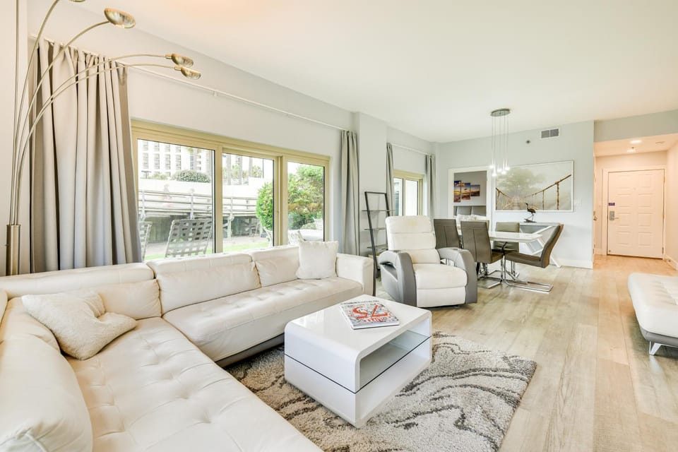 Beachfront Vacation Rental w/ Hot Tub, Pool, Sauna House in Miramar Beach