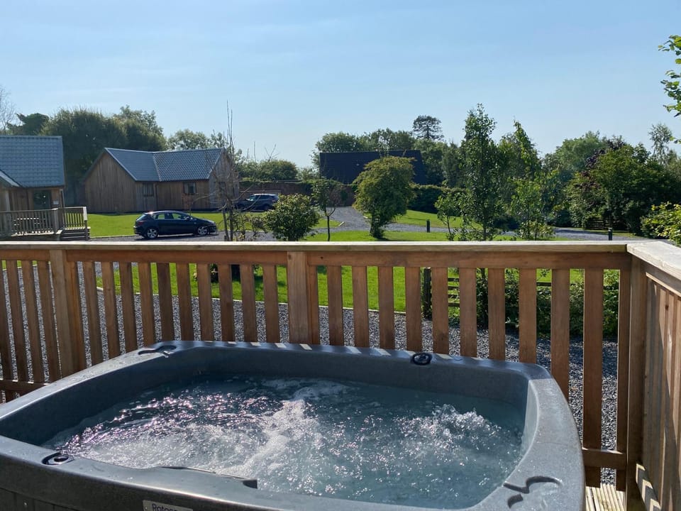 Natural landscape, Hot Tub, View (from property/room)