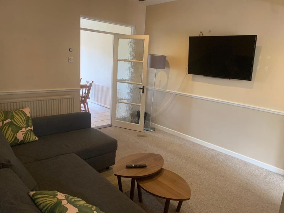Communal lounge/ TV room, TV and multimedia, Living room