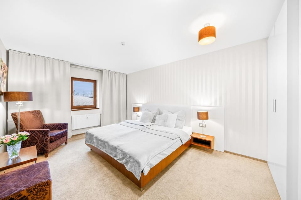 Bed, Photo of the whole room, Bedroom