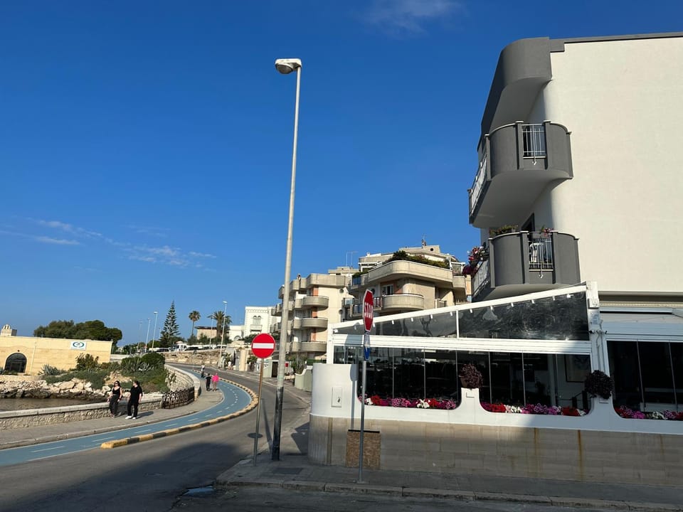 Property building, Street view, Location