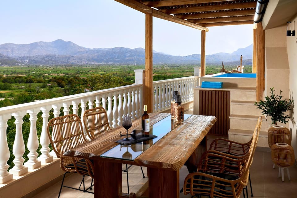 Patio, Natural landscape, View (from property/room), Balcony/Terrace, Mountain view