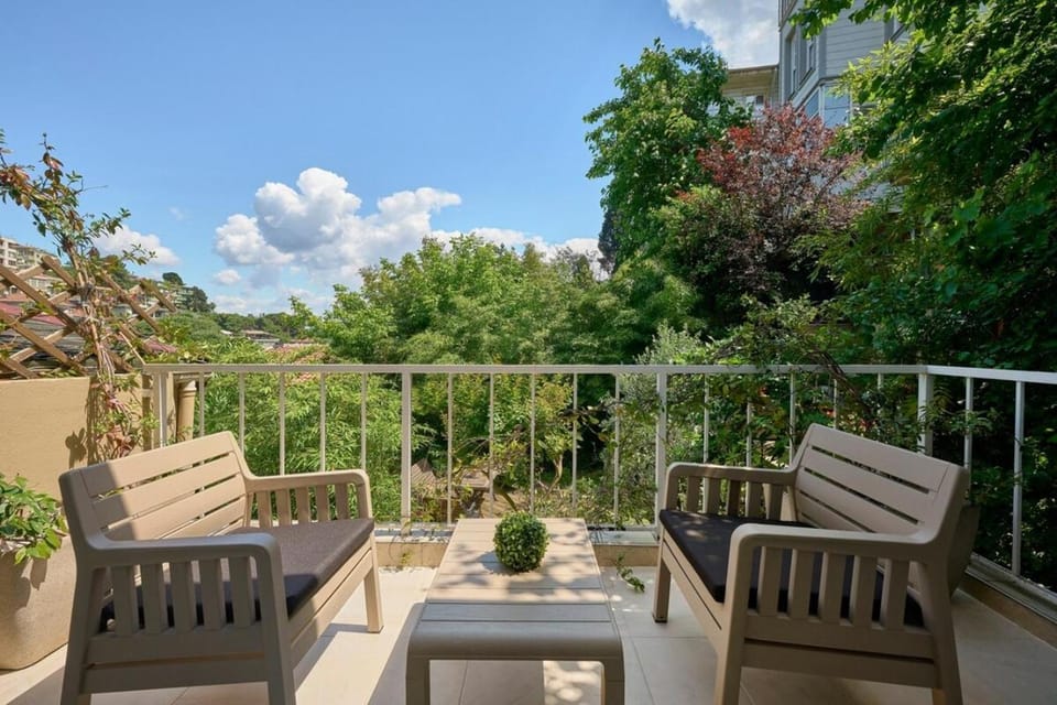 Private Modern Duplex 2bed1bath w Terrace! #76 Apartment in Istanbul