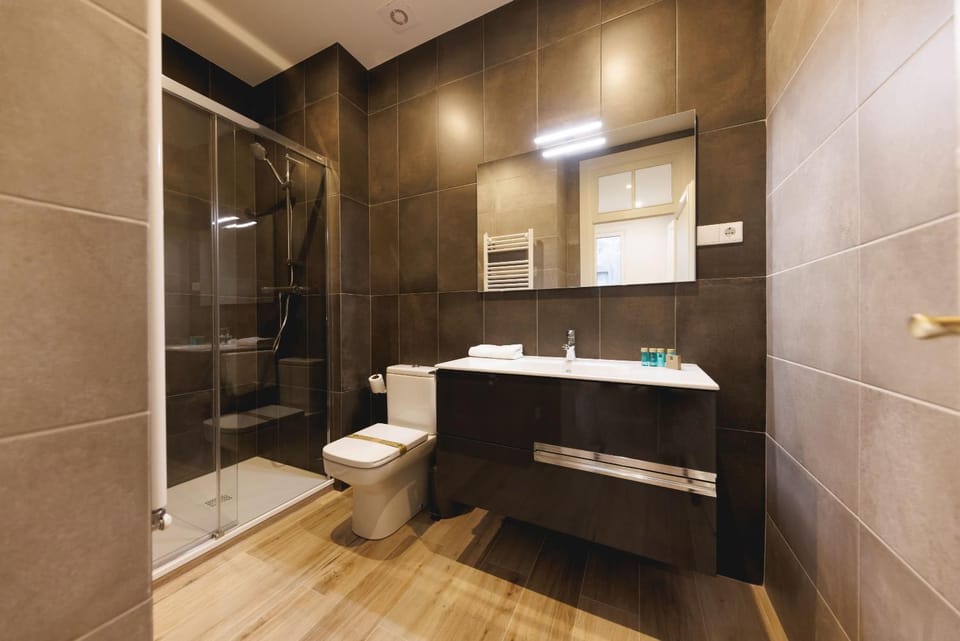 Shower, Toilet, Bathroom