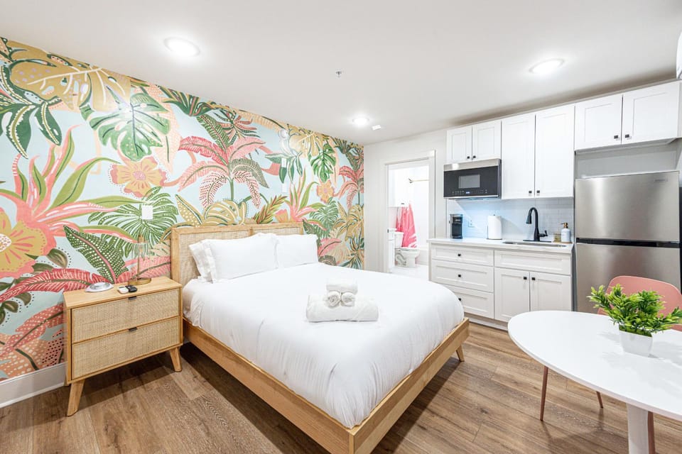 Pastel Tropics Studio Apartment Apartment in Texas City