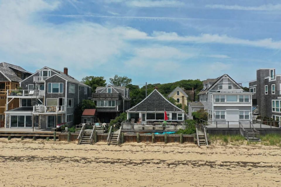Beachfront on Commercial St Dog Friendly House in Provincetown