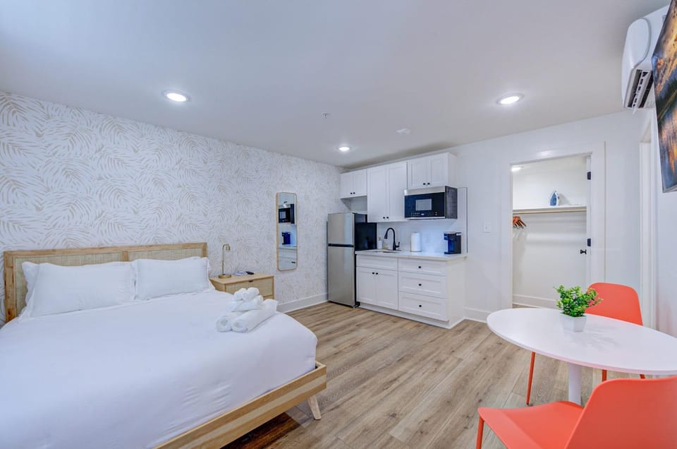 Tiger Motel Studio Apartment Apartment in Texas City