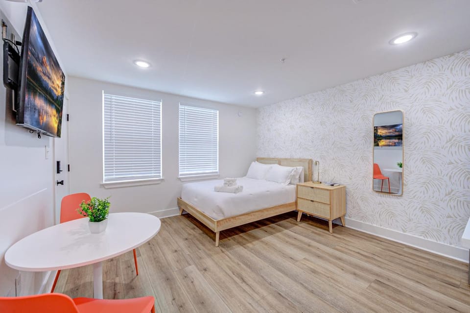 Tiger Motel Studio Apartment Apartment in Texas City