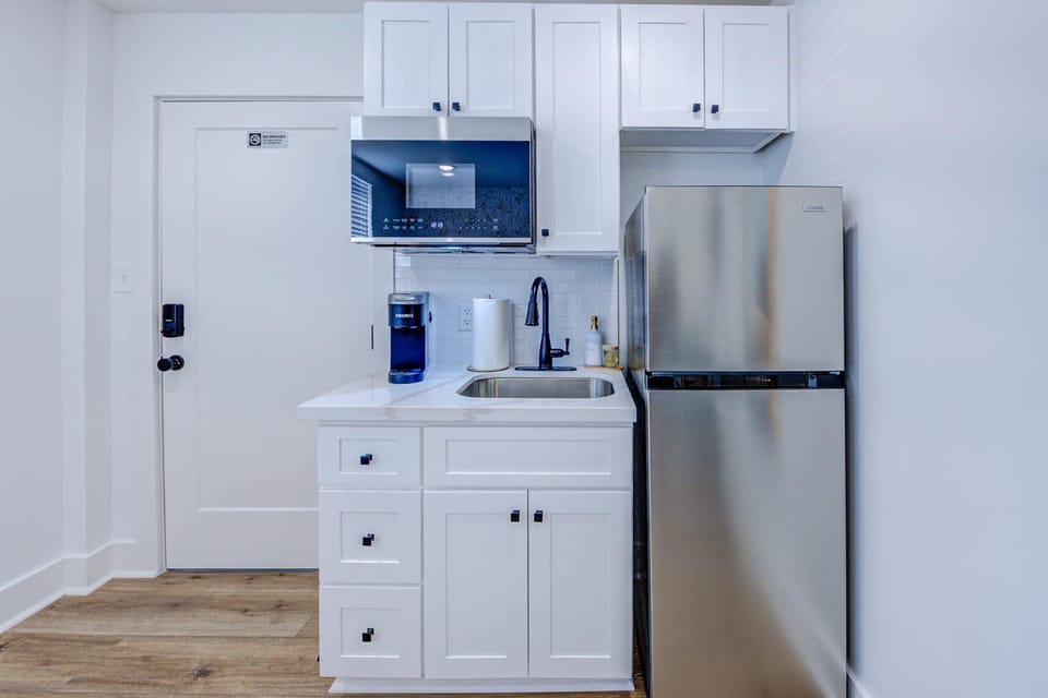 Royal Cheetah Studio Apartment Apartment in Texas City