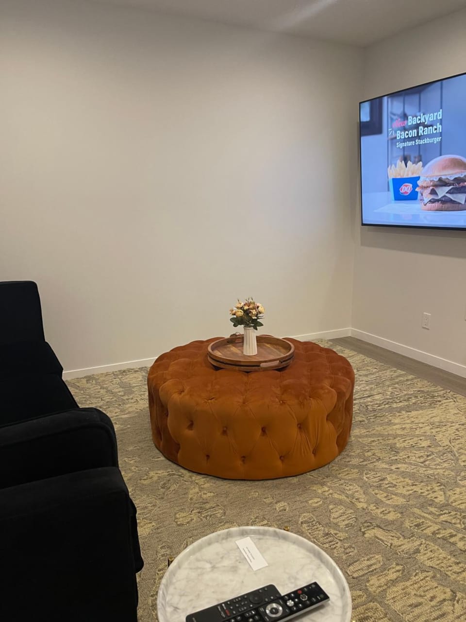 TV and multimedia, Living room, Seating area, Evening entertainment