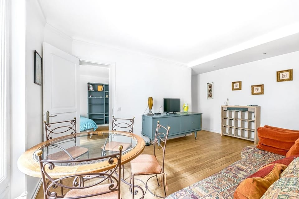 Montmartre - Lamarck - Caulaincourt 2bdr by B'Your Home Apartment in Paris