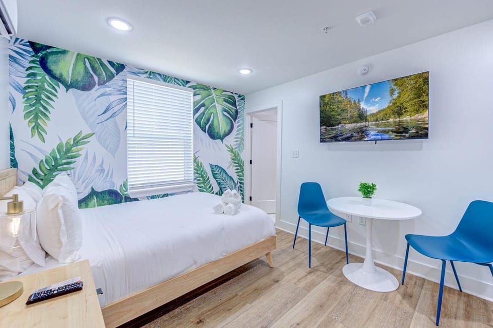 Cheetah Crush Studio Apartment Apartment in Texas City