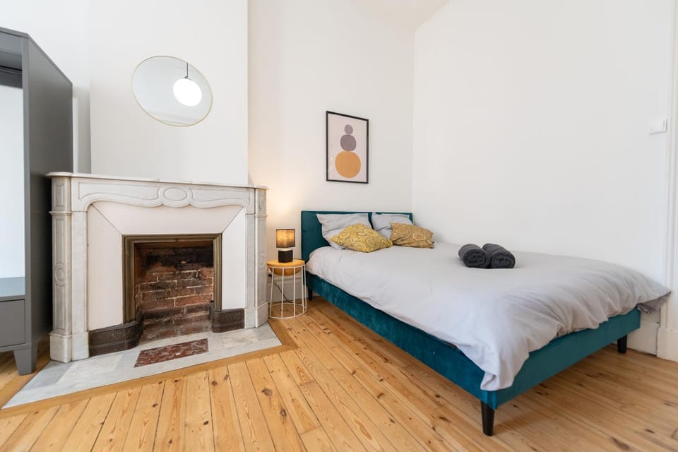 Bed, Night, Bedroom, cot, flat iron