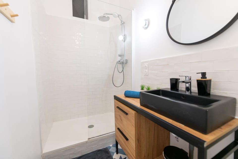 Shower, Bathroom