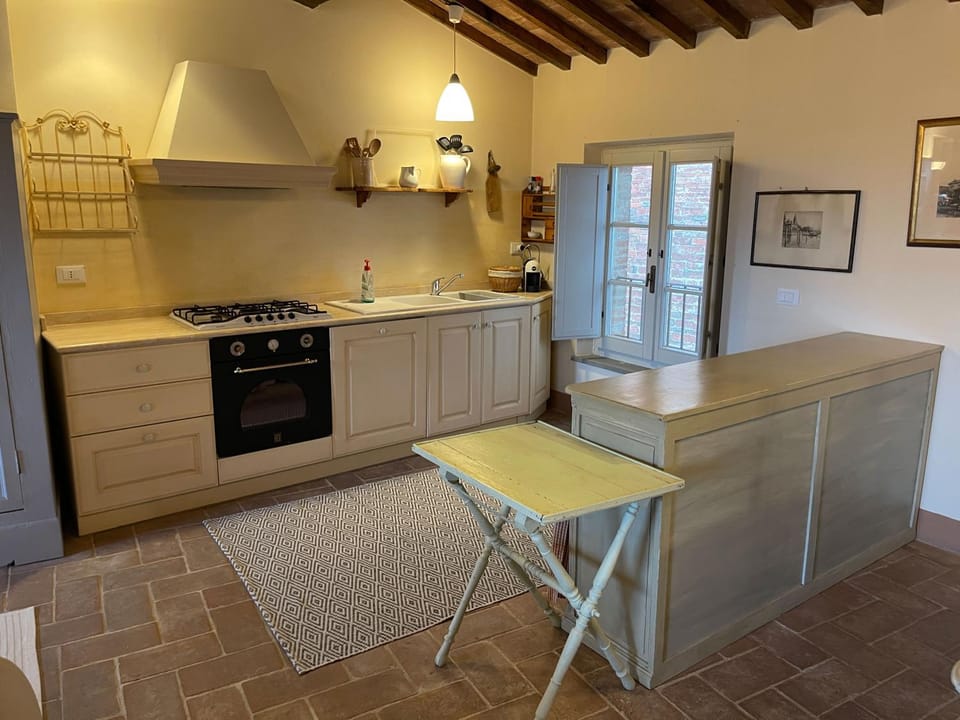 Kitchen or kitchenette, dishwasher, pet friendly, stove