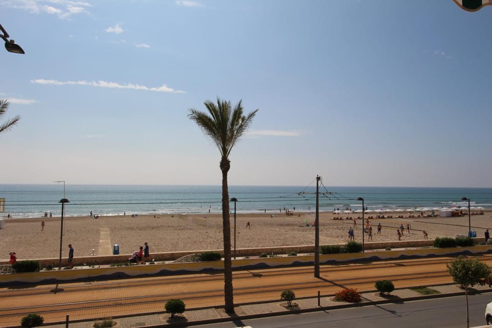 from muchavista beach/sea views Apartment in Alicante