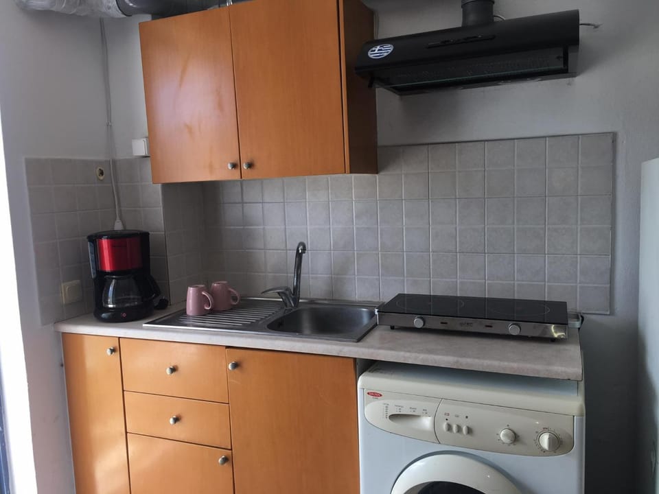 Kitchen or kitchenette, kitchen