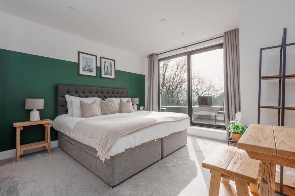 Aurora Penthouse by Grandeur Property Apartment in Poole