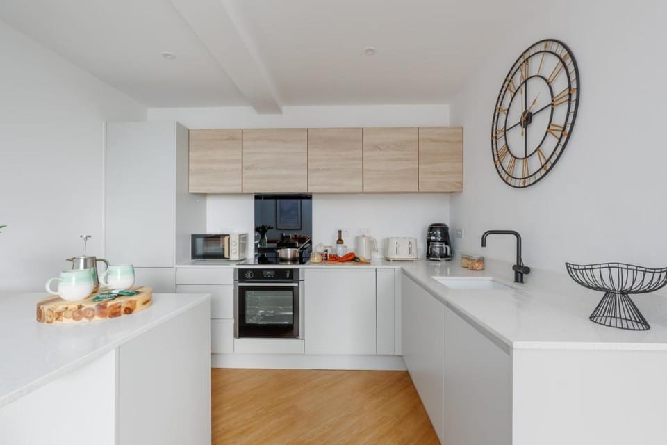 Aurora Penthouse by Grandeur Property Apartment in Poole