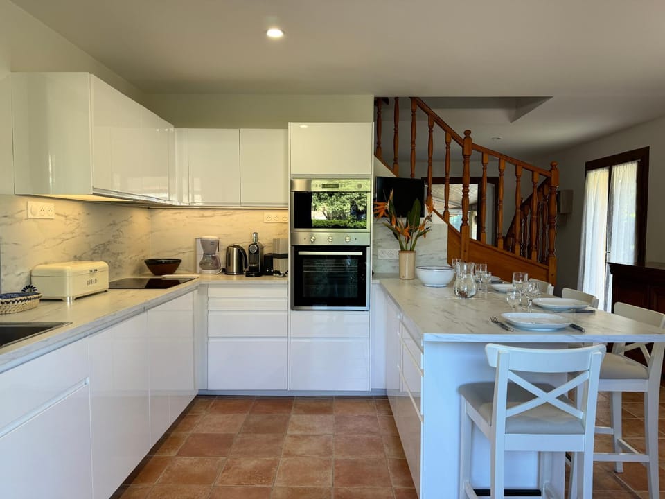 Coffee/tea facilities, Kitchen or kitchenette, Dining area, dishwasher, minibar, pet friendly, stove, toaster