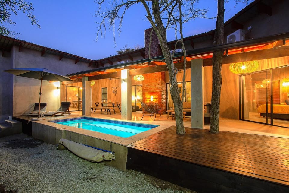 Patio, Night