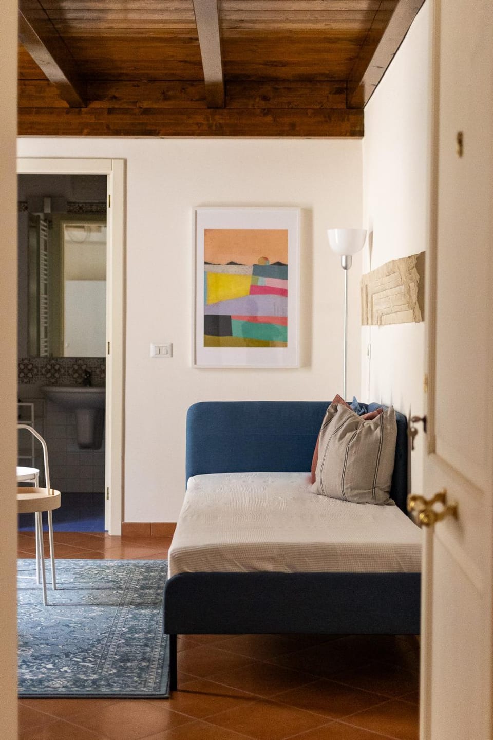 Bed, Living room, Seating area