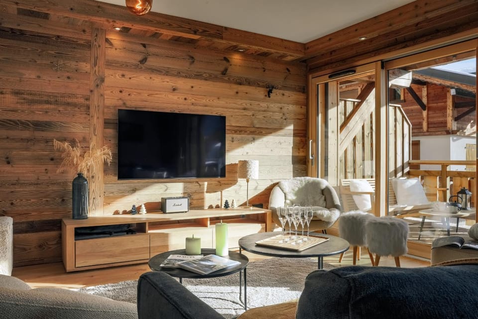 Communal lounge/ TV room, Living room