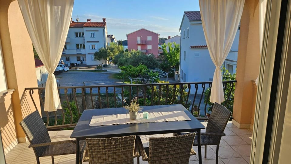 View (from property/room), Balcony/Terrace