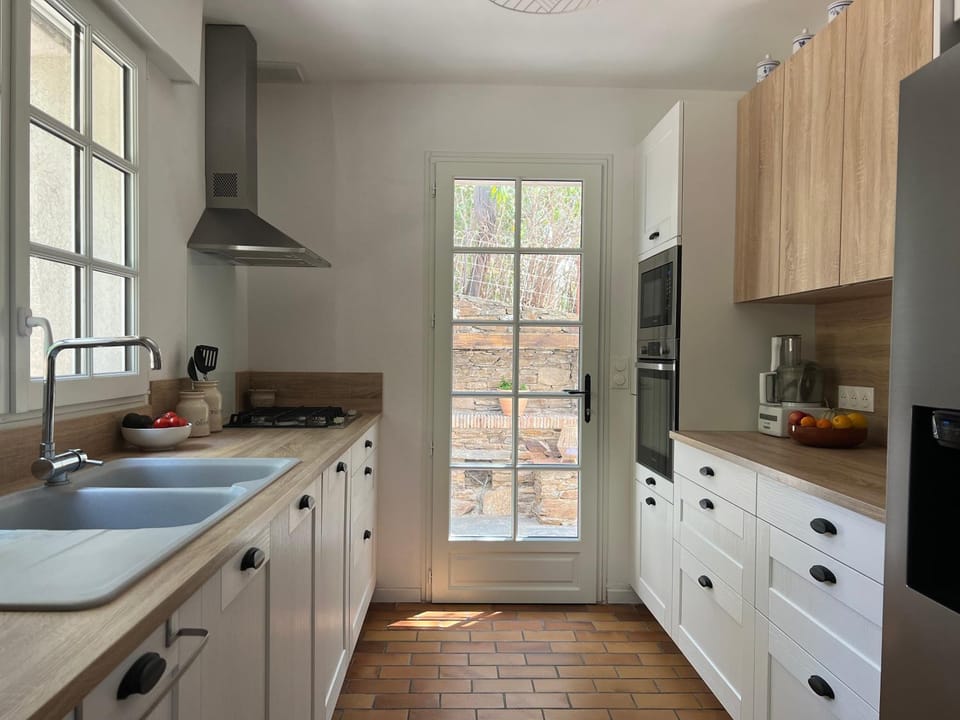 Coffee/tea facilities, Kitchen or kitchenette, dishwasher, minibar, pet friendly, stove