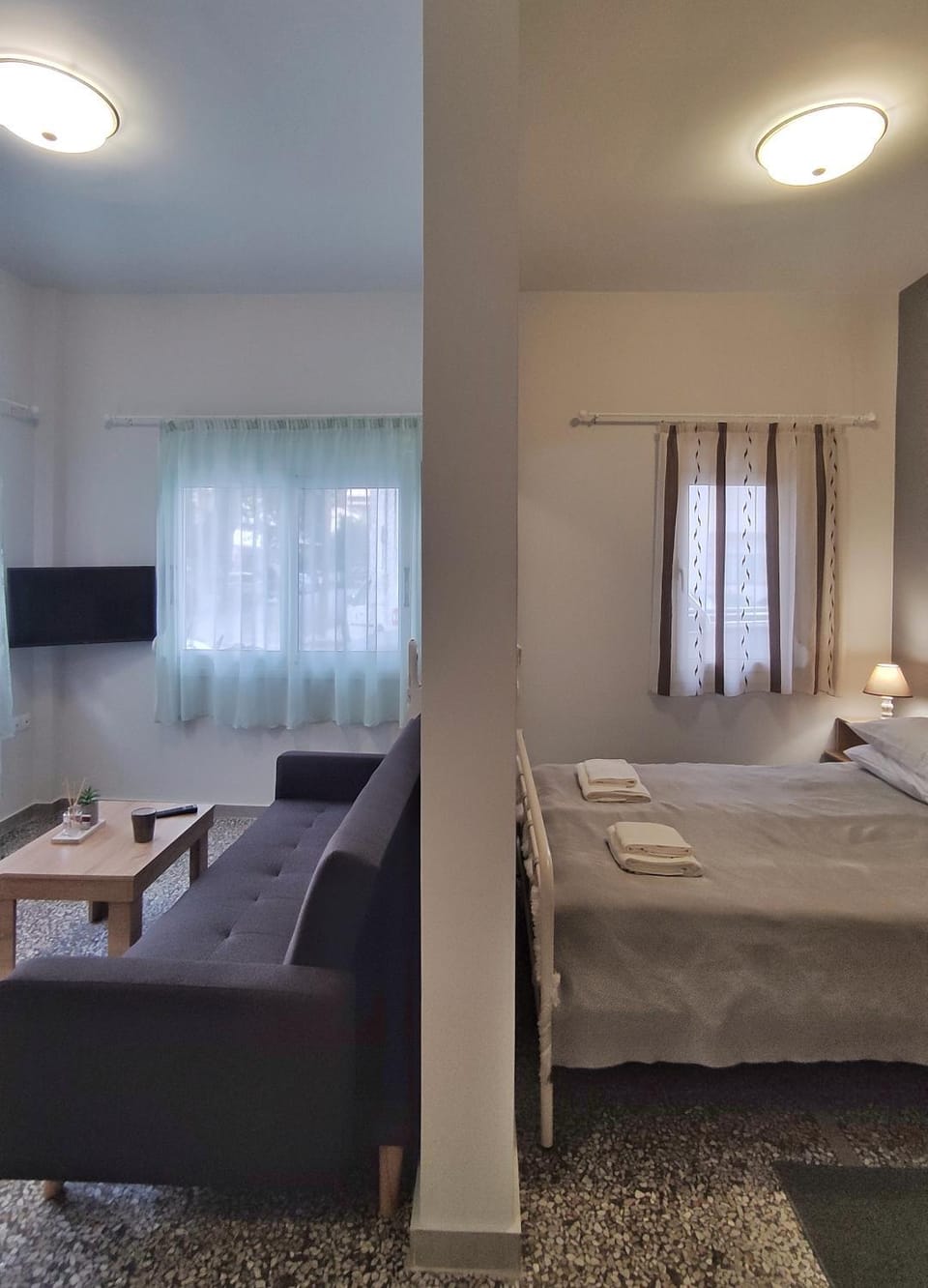 Bed, Photo of the whole room, Bedroom, towels