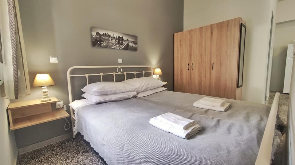 Bed, Bedroom, towels, wardrobe