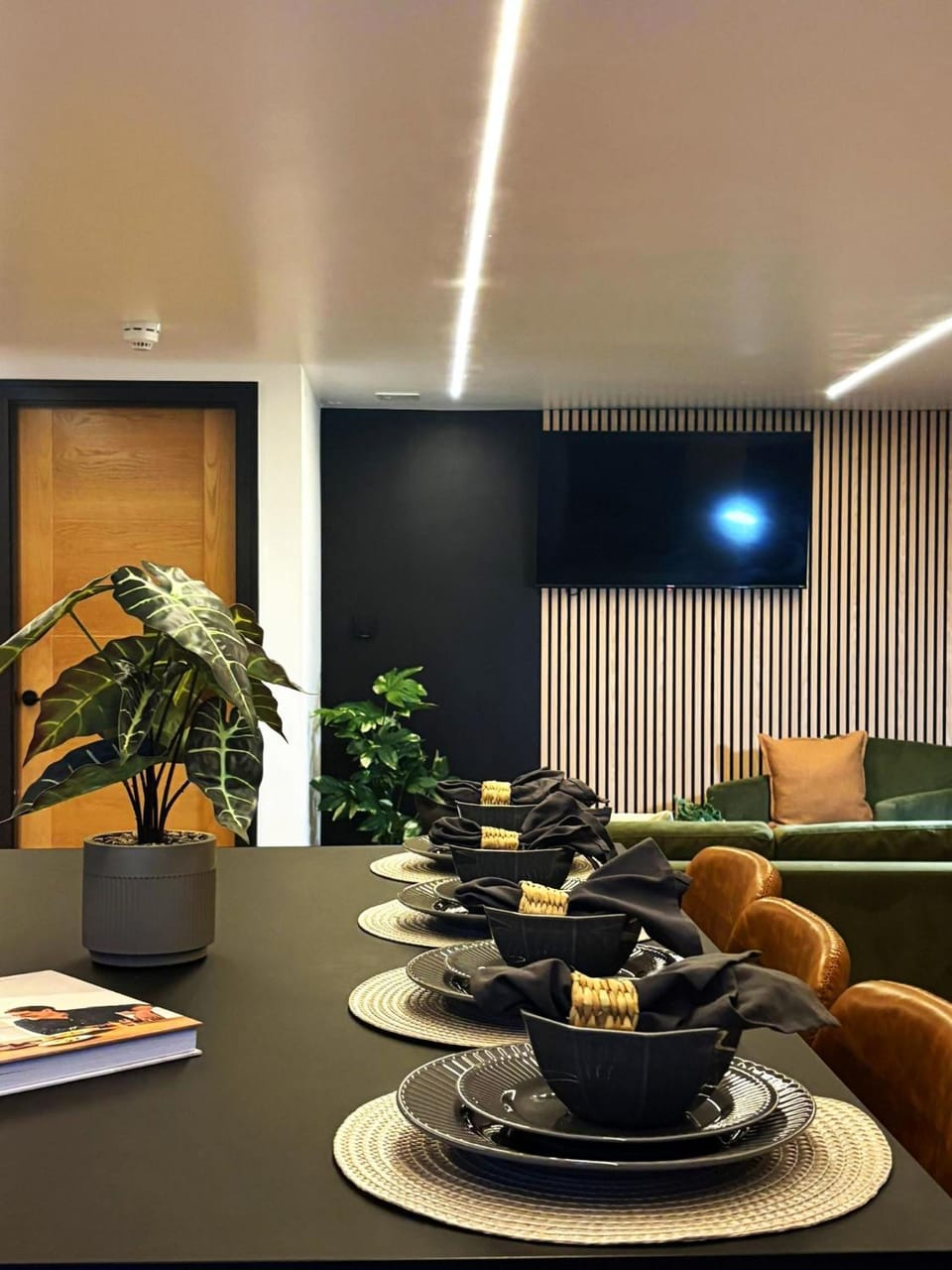 Food and drinks, Seating area