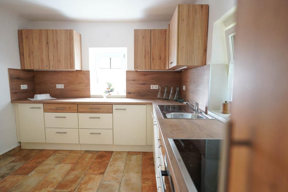 Kitchen or kitchenette, dishwasher, pet friendly, stove