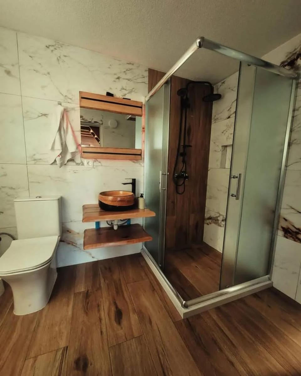 Shower, Toilet, Bathroom, towels, wardrobe