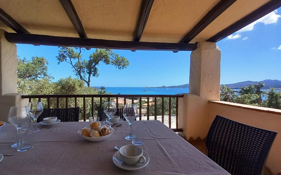 Property building, Breakfast