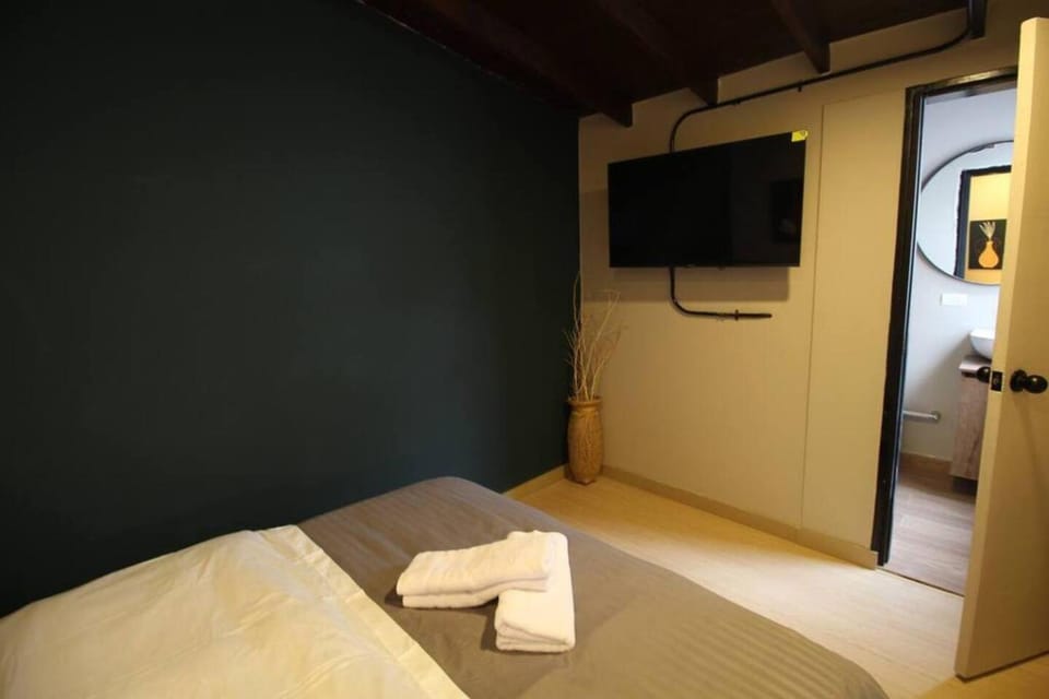 Alojamiento sector Universidad de Medellín - ONE205 By Roots Rentals Apartment in Medellin