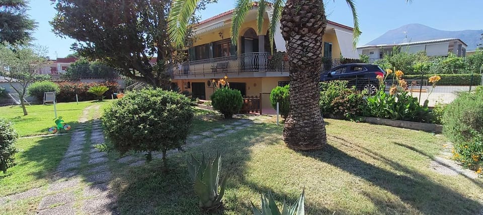 Property building, Spring, Garden view, Mountain view
