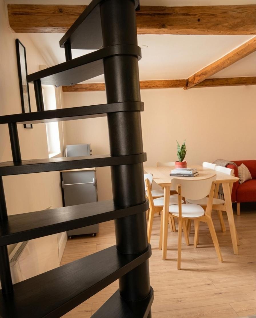 Étoile & Colombage - 3 Chambres & Jacuzzi Apartment in Grand Est