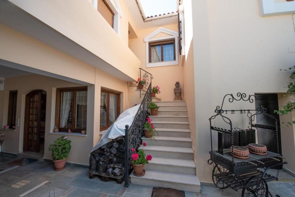 Property building, Inner courtyard view
