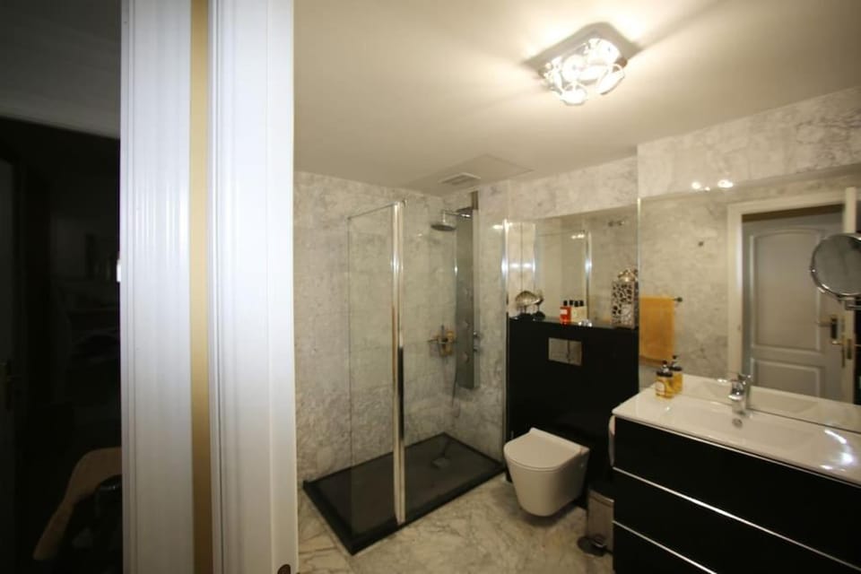 Stylish, Spacious apartment with sea view Apartment in Marbella