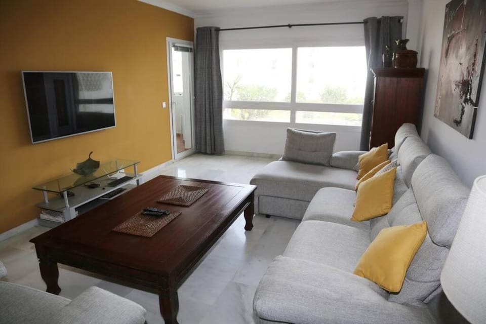 Stylish, Spacious apartment with sea view Apartment in Marbella