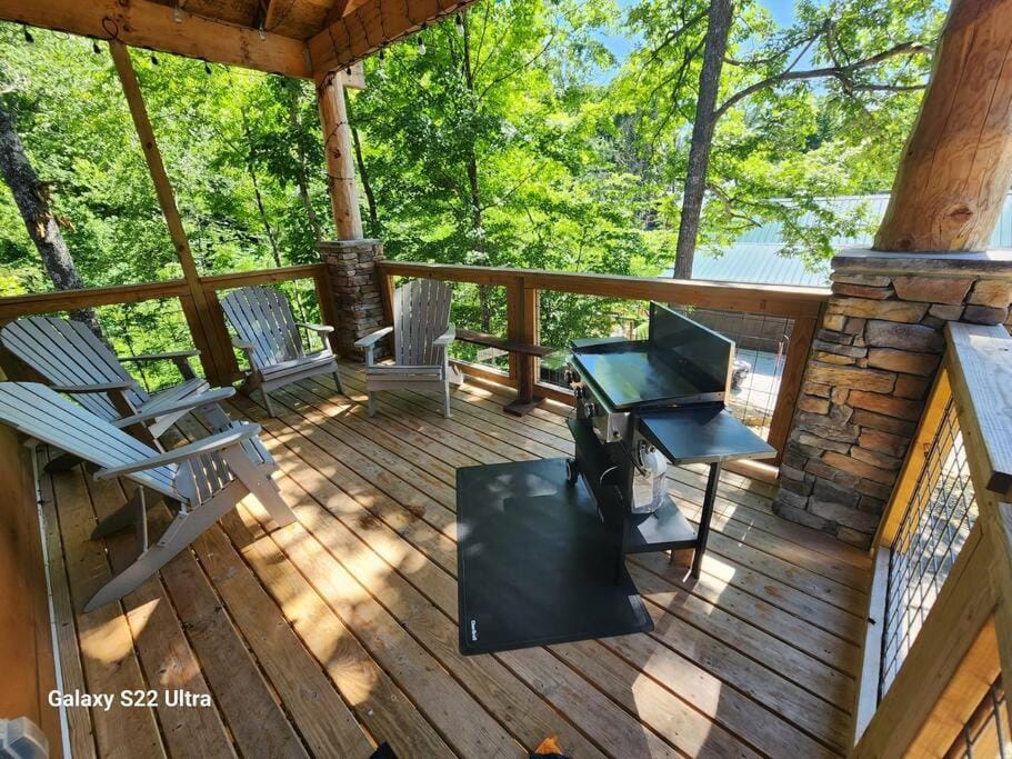 Dancing Bear Cabin- Relax & Enjoy! Cabin in Sevierville