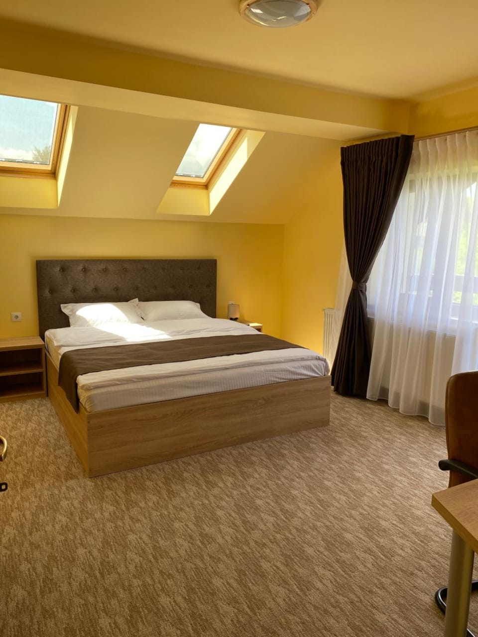 Bed, Photo of the whole room