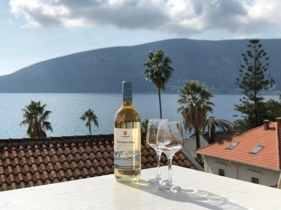 Natural landscape, Mountain view, Sea view, Drinks, Alcoholic drinks