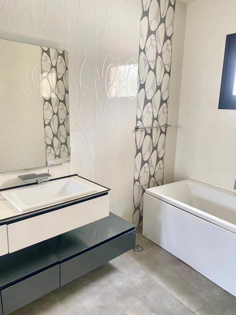 Bathroom, Bath