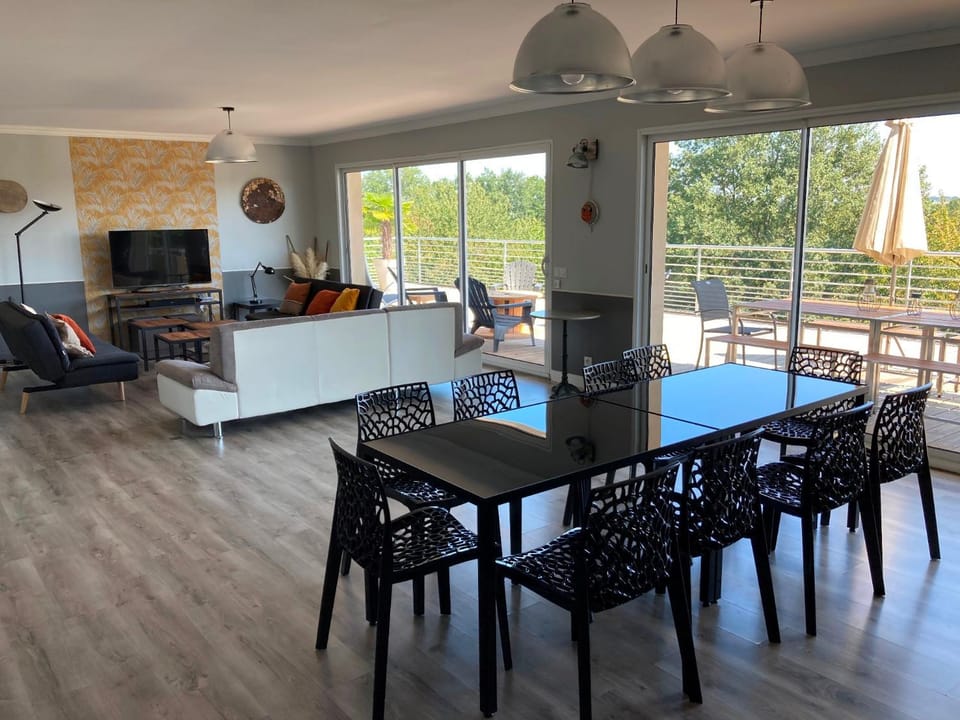 Property building, Dining area, Breakfast