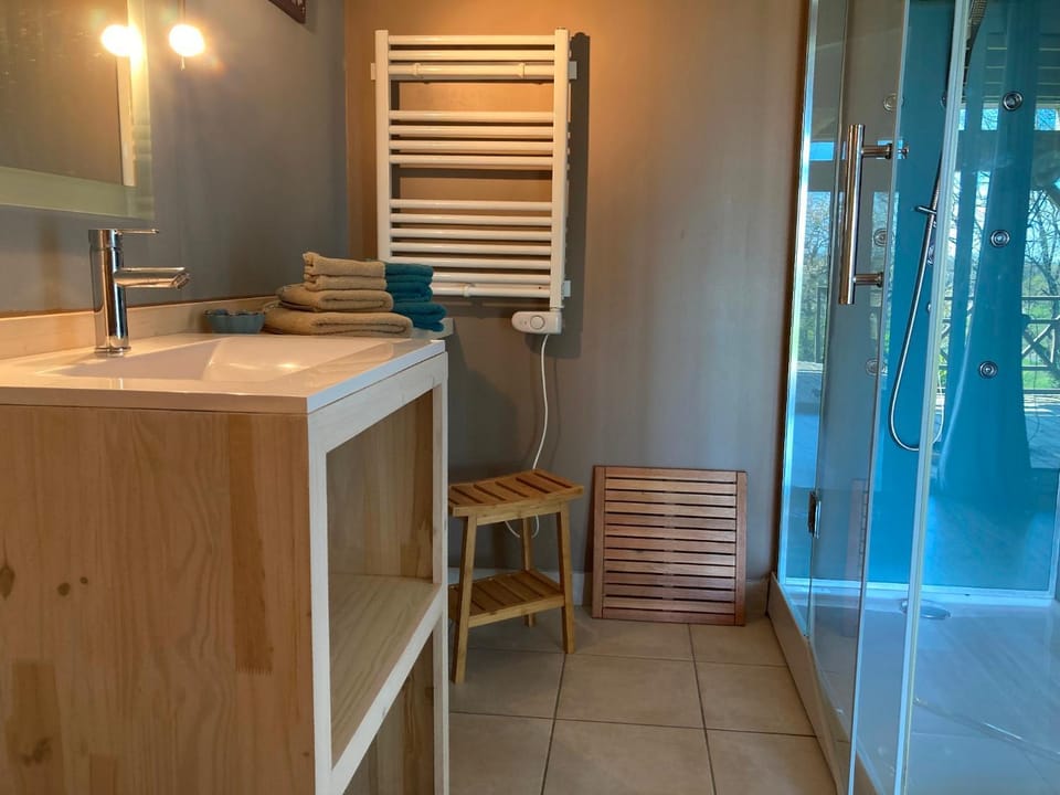 Shower, Bathroom