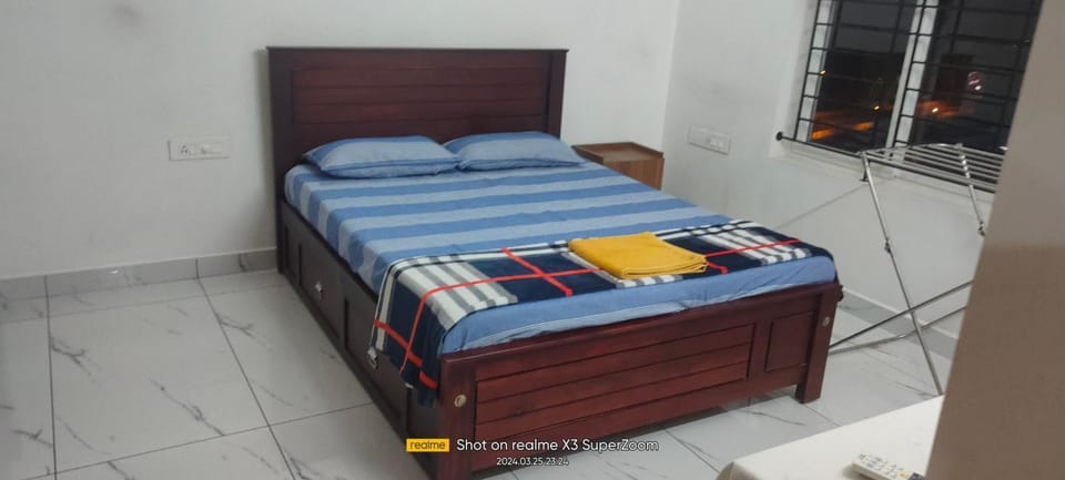 Luxurious Apartment with a pool and gym near Trivandrum railway station Apartment in Thiruvananthapuram